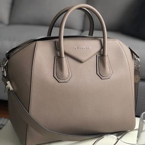 Givency Antigona - Medium Bag